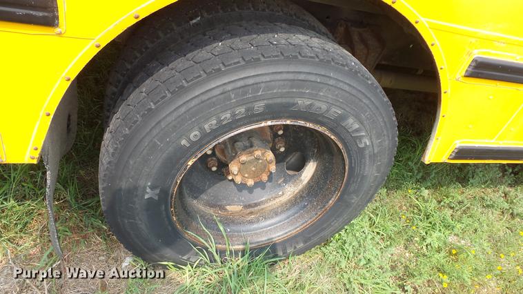 image for item ER9631 1999 International 3800 school bus