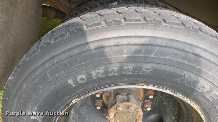 image for item ER9631 1999 International 3800 school bus