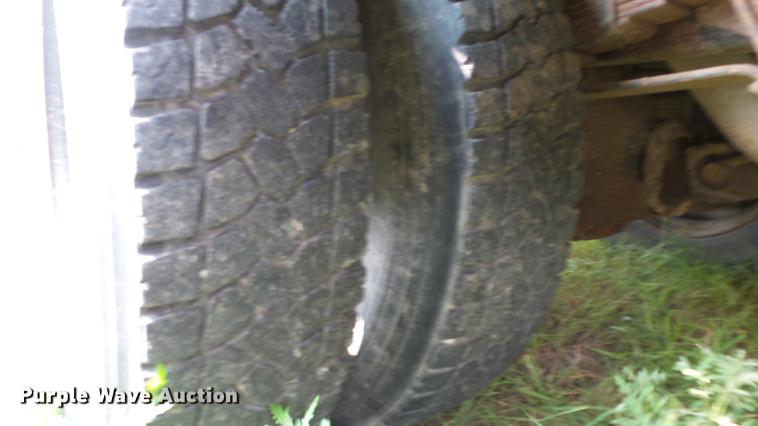 image for item ER9631 1999 International 3800 school bus