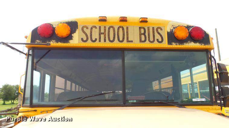 image for item ER9631 1999 International 3800 school bus