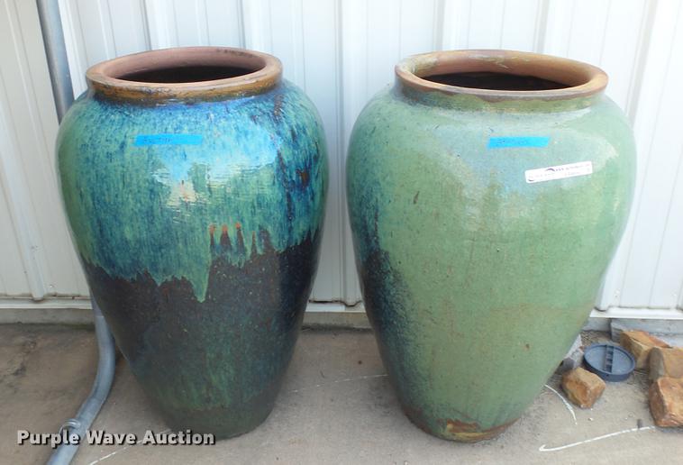 image for item ER9664 (2) ceramic pots