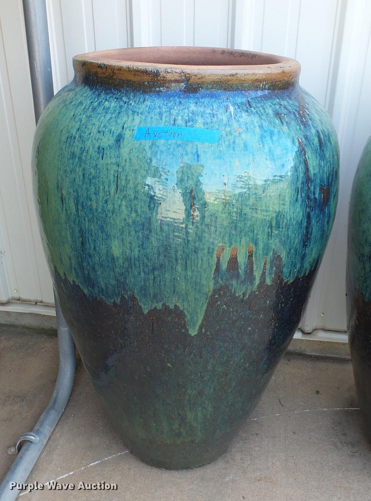 image for item ER9664 (2) ceramic pots