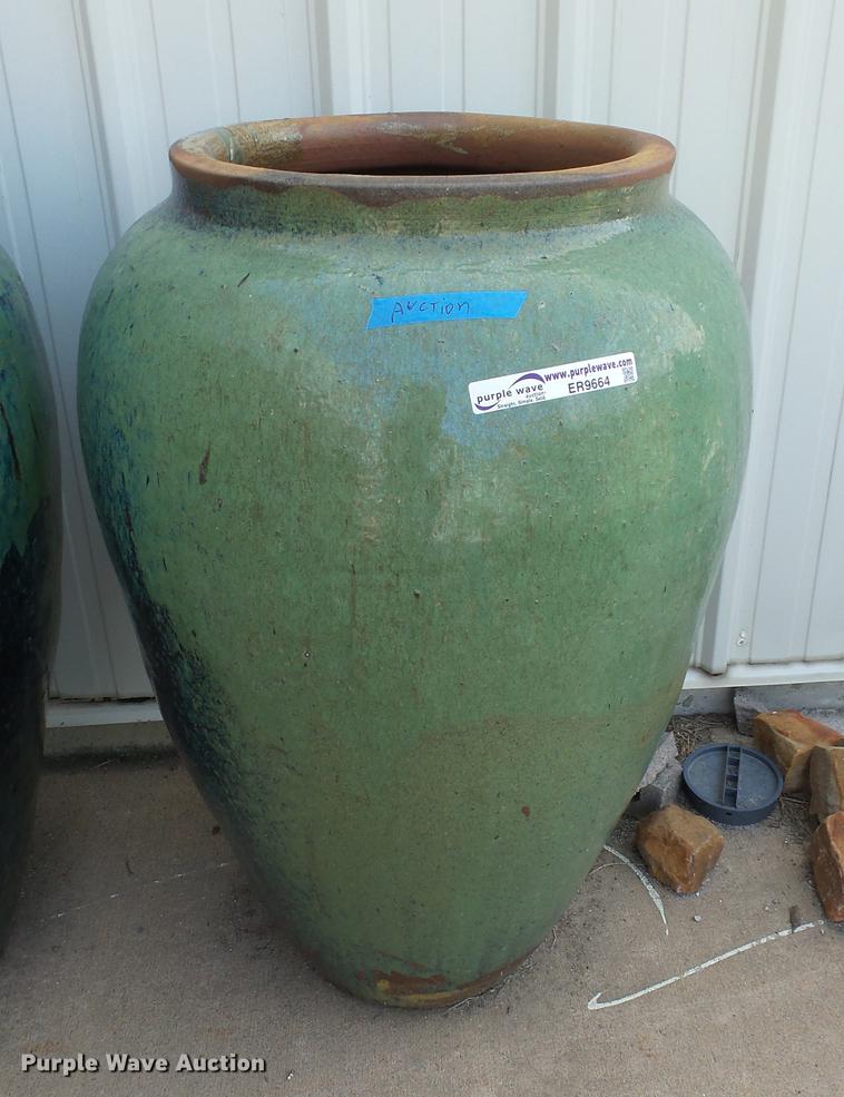 image for item ER9664 (2) ceramic pots