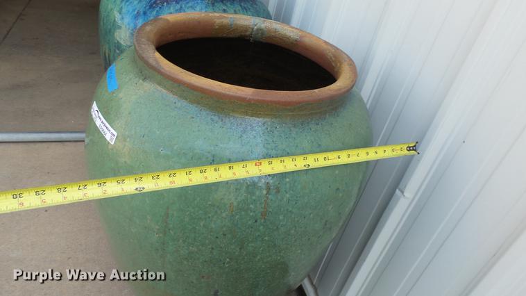 image for item ER9664 (2) ceramic pots