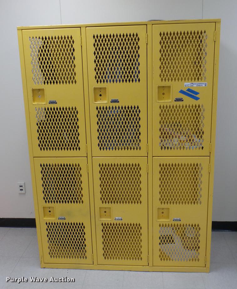 image for item ER9676 (2) steel lockers
