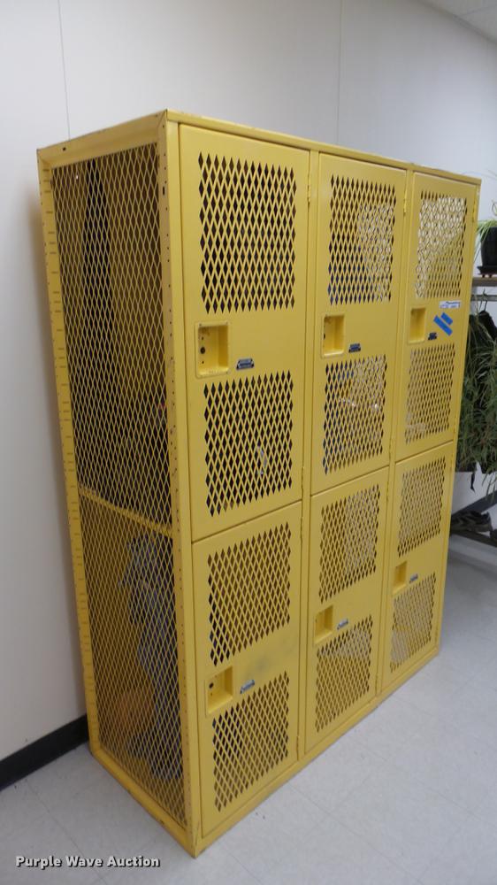 image for item ER9676 (2) steel lockers