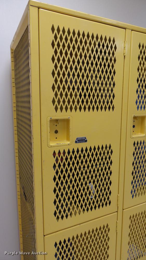 image for item ER9676 (2) steel lockers