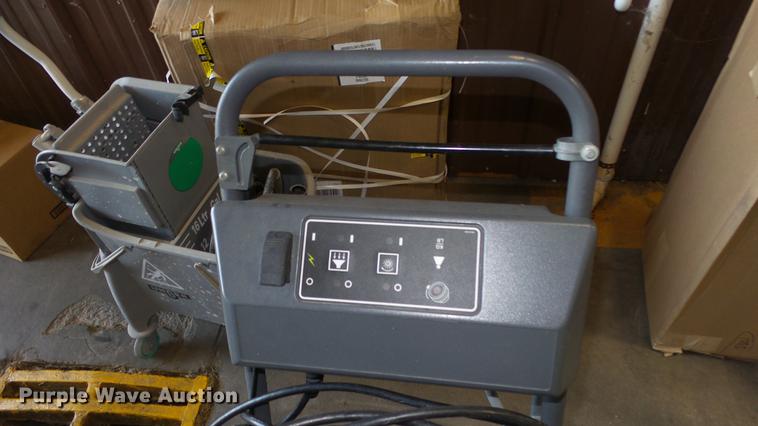 image for item ER9678 (8) floor machines
