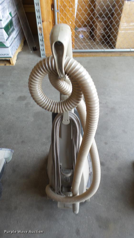 image for item ER9678 (8) floor machines