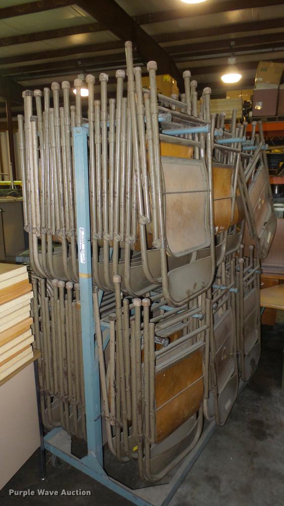 image for item ES9412 Approximately 70 metal folding chairs