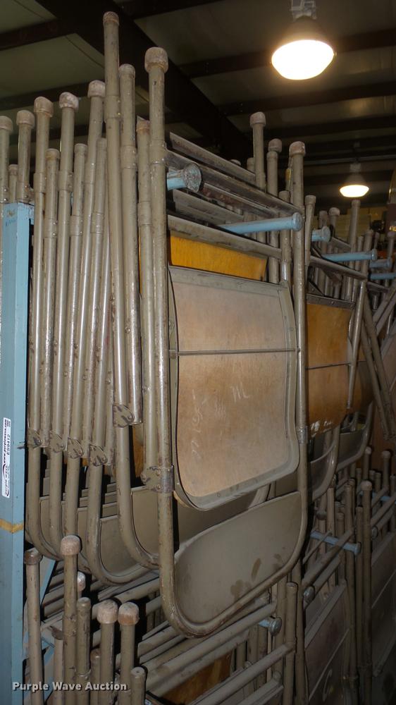 image for item ES9412 Approximately 70 metal folding chairs