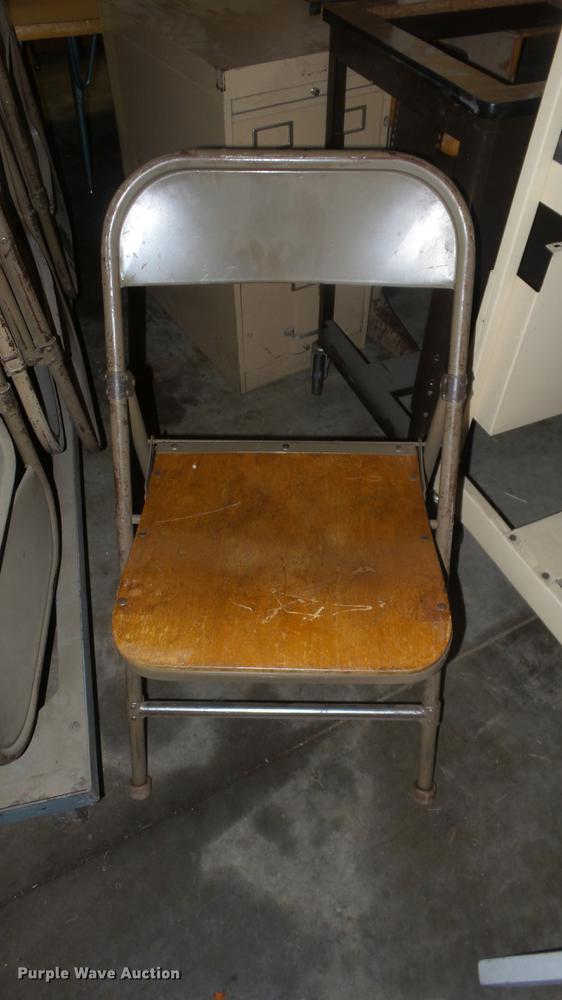 image for item ES9412 Approximately 70 metal folding chairs