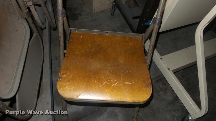 image for item ES9412 Approximately 70 metal folding chairs