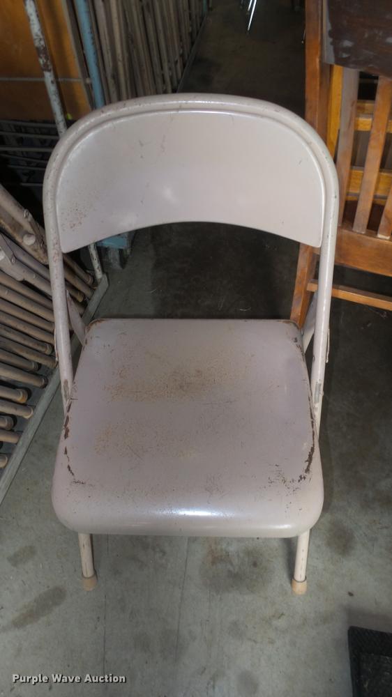 image for item ES9413 Approximately 160 metal folding chairs