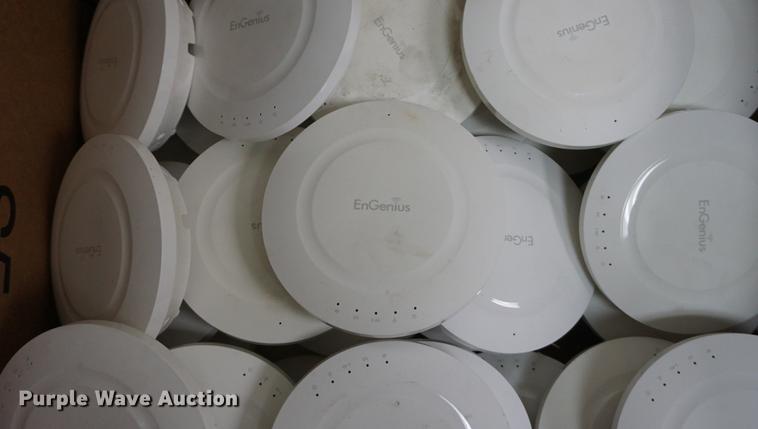 image for item ES9929 (33) EnGenius EAP600 wireless access points