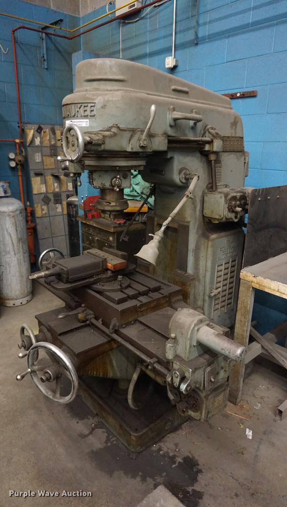 image for item ES9931 Milwaukee D milling machine
