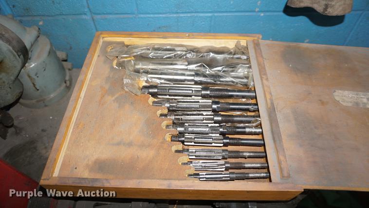 image for item ES9931 Milwaukee D milling machine