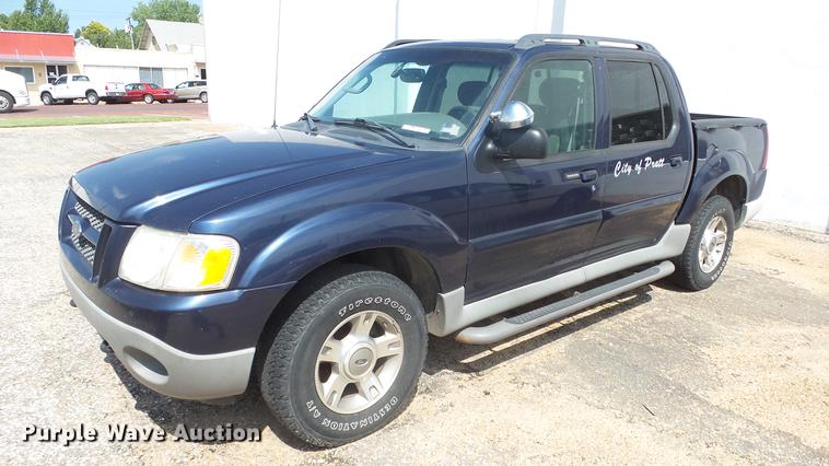 image for item ET9406 2003 Ford Explorer Sport Trac XLT SUV
