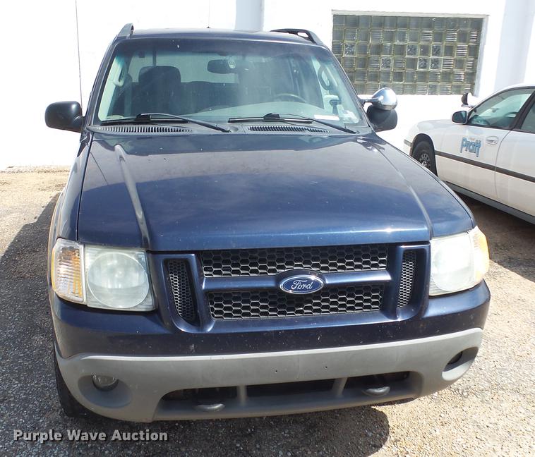 image for item ET9406 2003 Ford Explorer Sport Trac XLT SUV