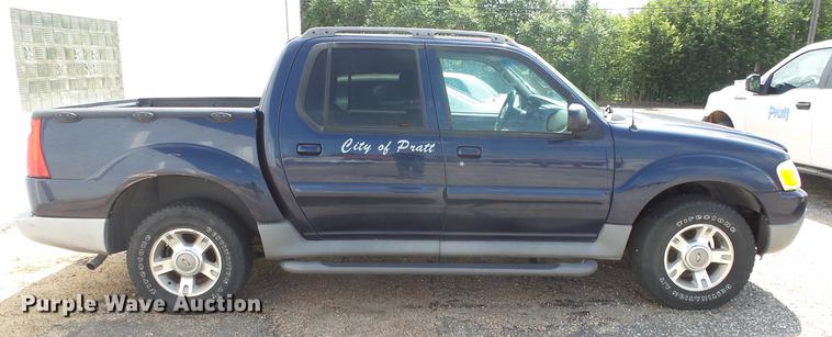 image for item ET9406 2003 Ford Explorer Sport Trac XLT SUV