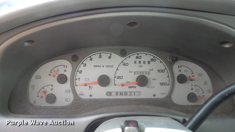 image for item ET9406 2003 Ford Explorer Sport Trac XLT SUV