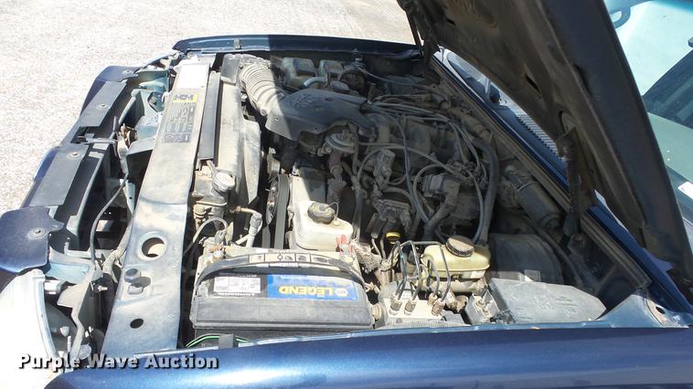 image for item ET9406 2003 Ford Explorer Sport Trac XLT SUV