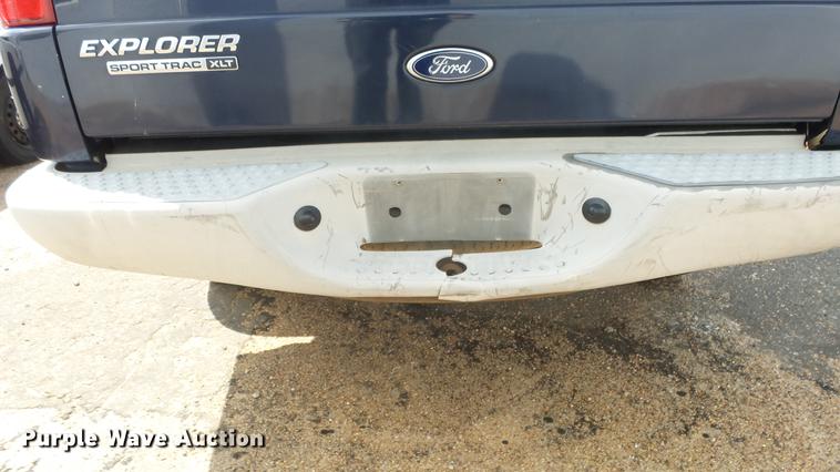 image for item ET9406 2003 Ford Explorer Sport Trac XLT SUV