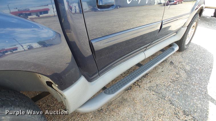 image for item ET9406 2003 Ford Explorer Sport Trac XLT SUV