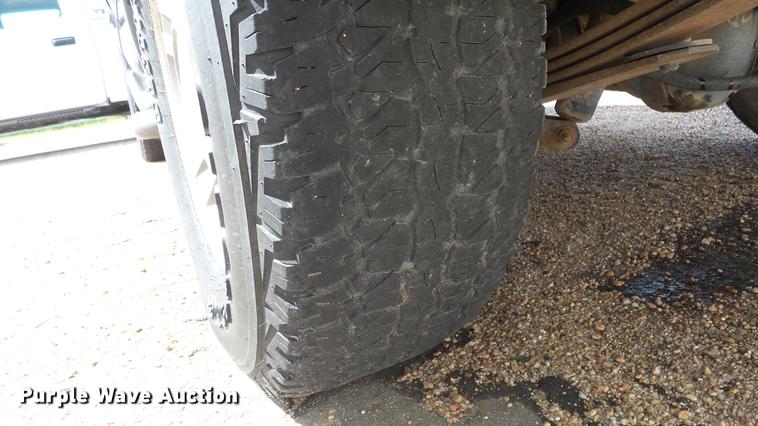 image for item ET9406 2003 Ford Explorer Sport Trac XLT SUV