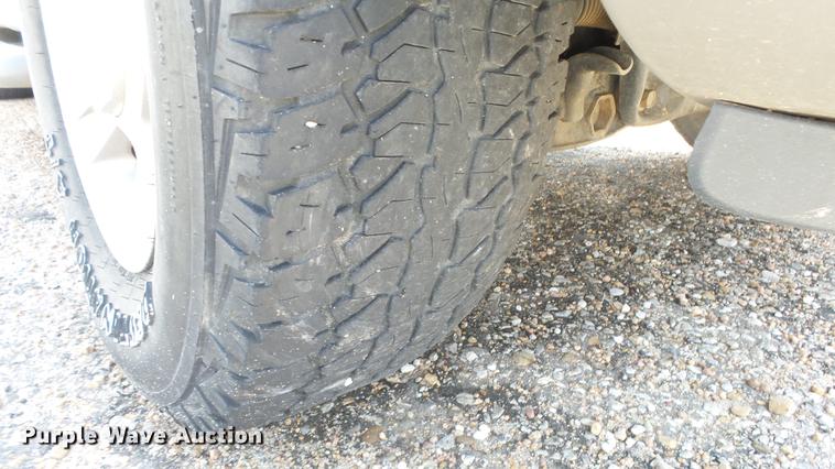 image for item ET9406 2003 Ford Explorer Sport Trac XLT SUV