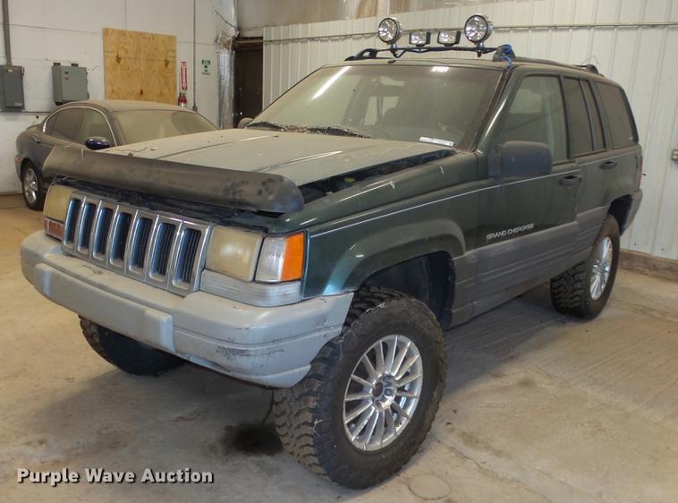 image for item ET9407 1996 Jeep Grand Cherokee SUV