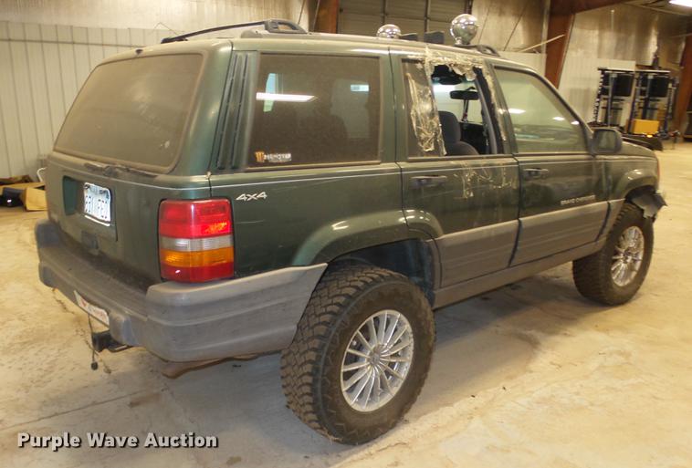 image for item ET9407 1996 Jeep Grand Cherokee SUV