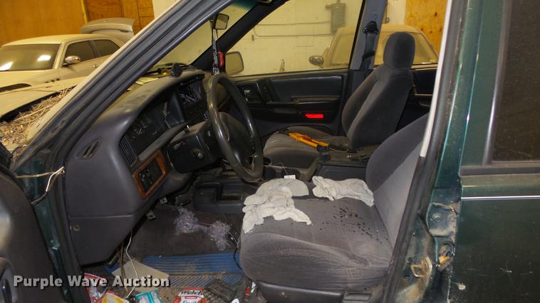 image for item ET9407 1996 Jeep Grand Cherokee SUV