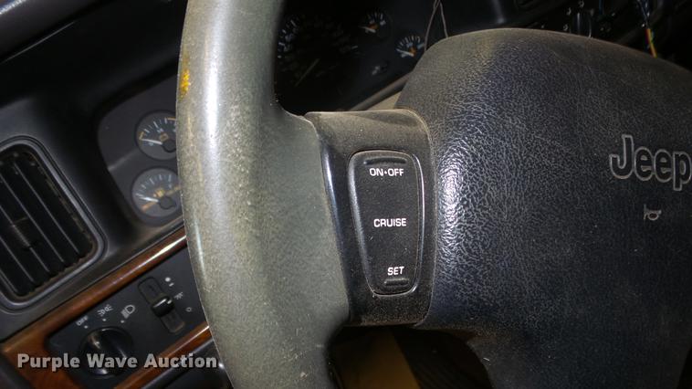 image for item ET9407 1996 Jeep Grand Cherokee SUV