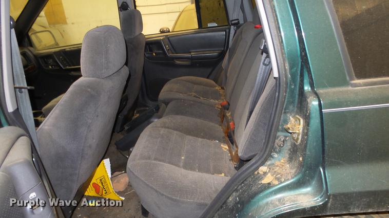 image for item ET9407 1996 Jeep Grand Cherokee SUV