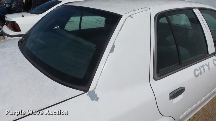 image for item ET9409 1998 Ford Crown Victoria Police Interceptor