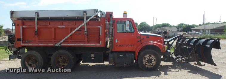 image for item ET9434 1999 International 4900 dump truck