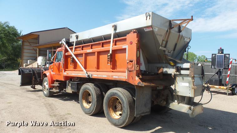image for item ET9434 1999 International 4900 dump truck