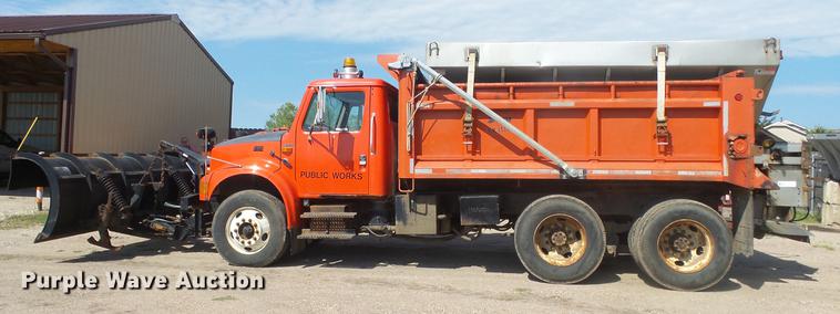 image for item ET9434 1999 International 4900 dump truck