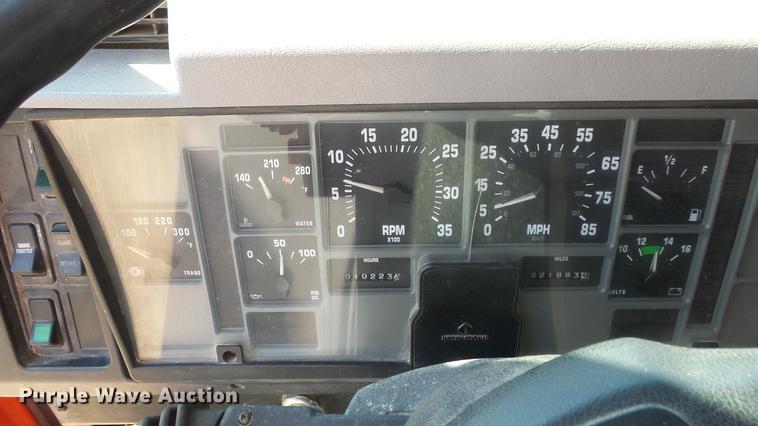 image for item ET9434 1999 International 4900 dump truck