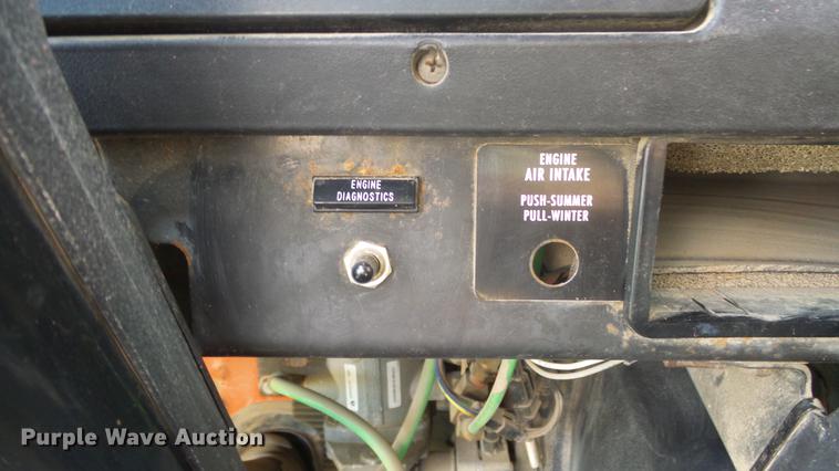 image for item ET9434 1999 International 4900 dump truck