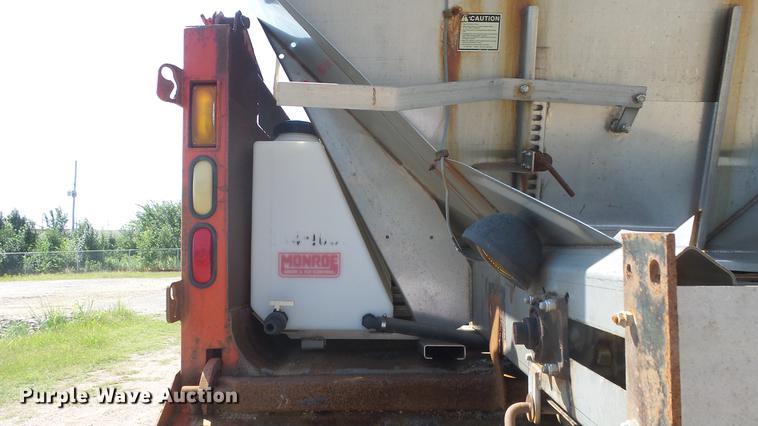 image for item ET9434 1999 International 4900 dump truck