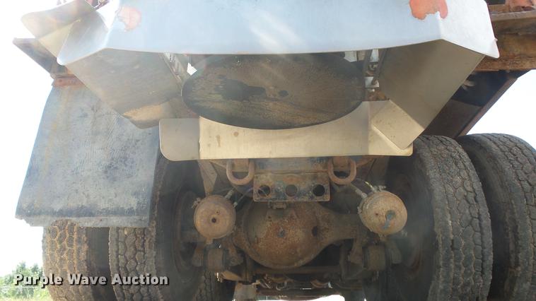 image for item ET9434 1999 International 4900 dump truck