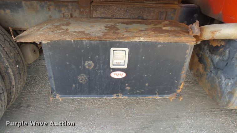 image for item ET9434 1999 International 4900 dump truck