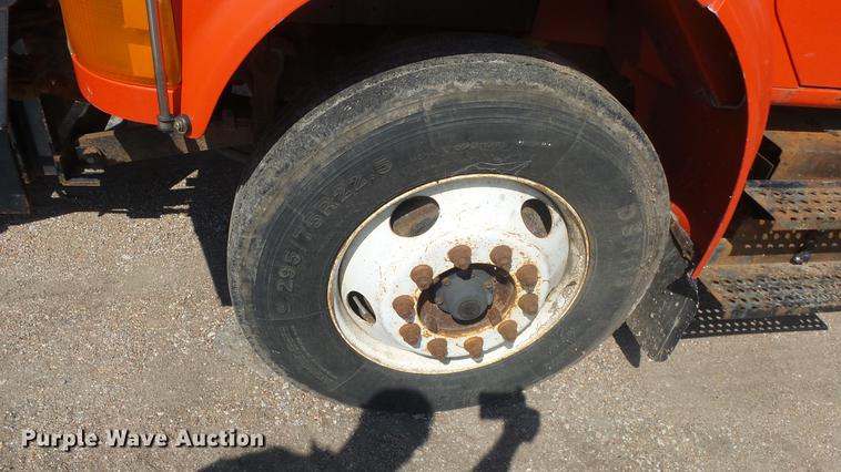 image for item ET9434 1999 International 4900 dump truck