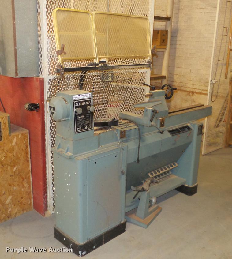 image for item ET9448 Delta DL40 lathe