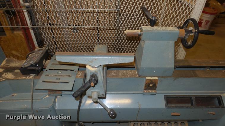 image for item ET9448 Delta DL40 lathe