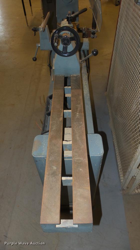 image for item ET9448 Delta DL40 lathe