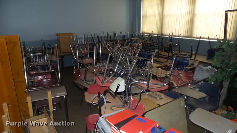 image for item ET9452 Approximately 50 school desks