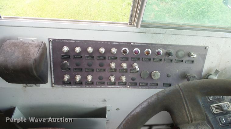 image for item ET9453 2000 Blue Bird TC2000 school bus